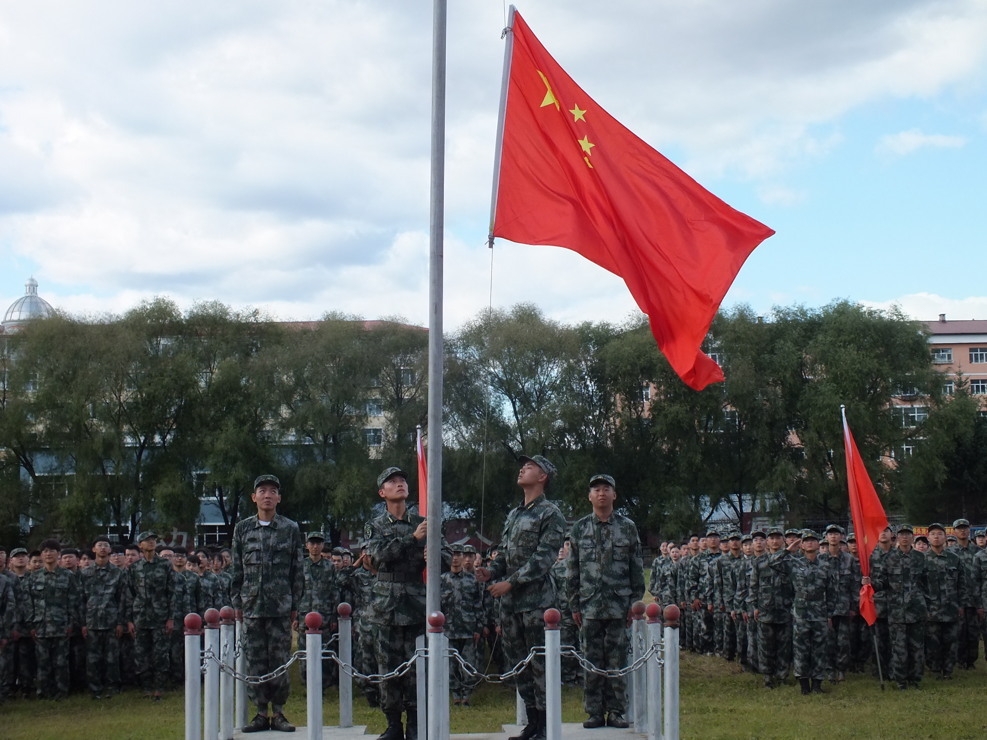 我校舉行2019級新生軍訓動員大會 我校舉行2019級新生軍訓動員大會