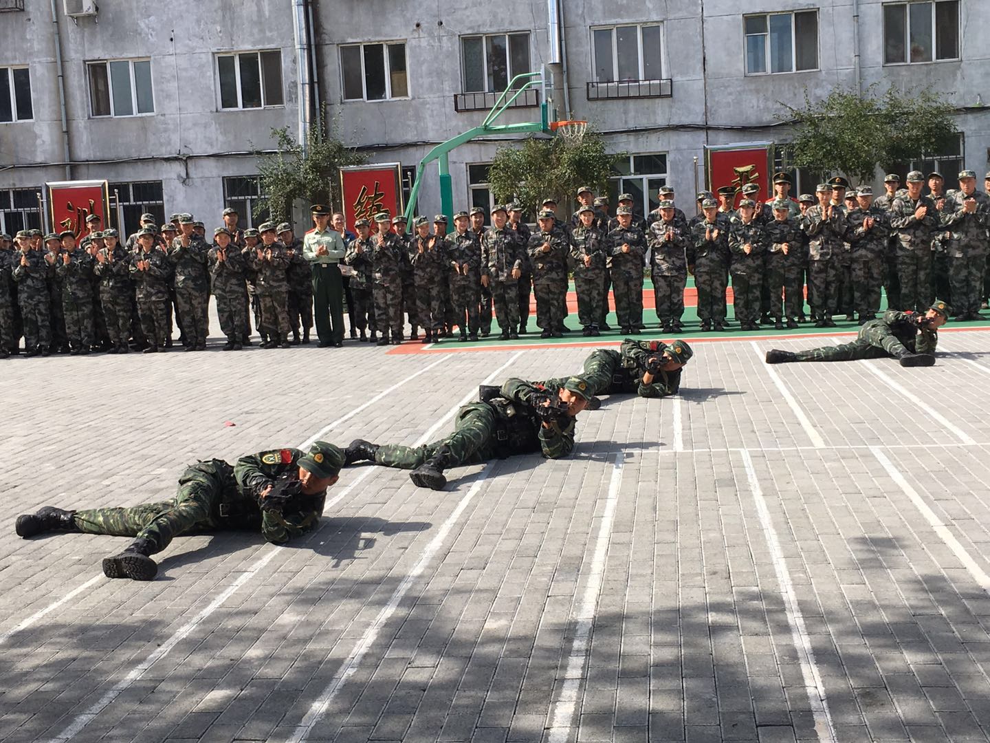全民國(guó)防教育日_我校學(xué)子走進(jìn)軍營(yíng)接受國(guó)防教育 全民國(guó)防教育日_我校學(xué)子走進(jìn)軍營(yíng)接受國(guó)防教育