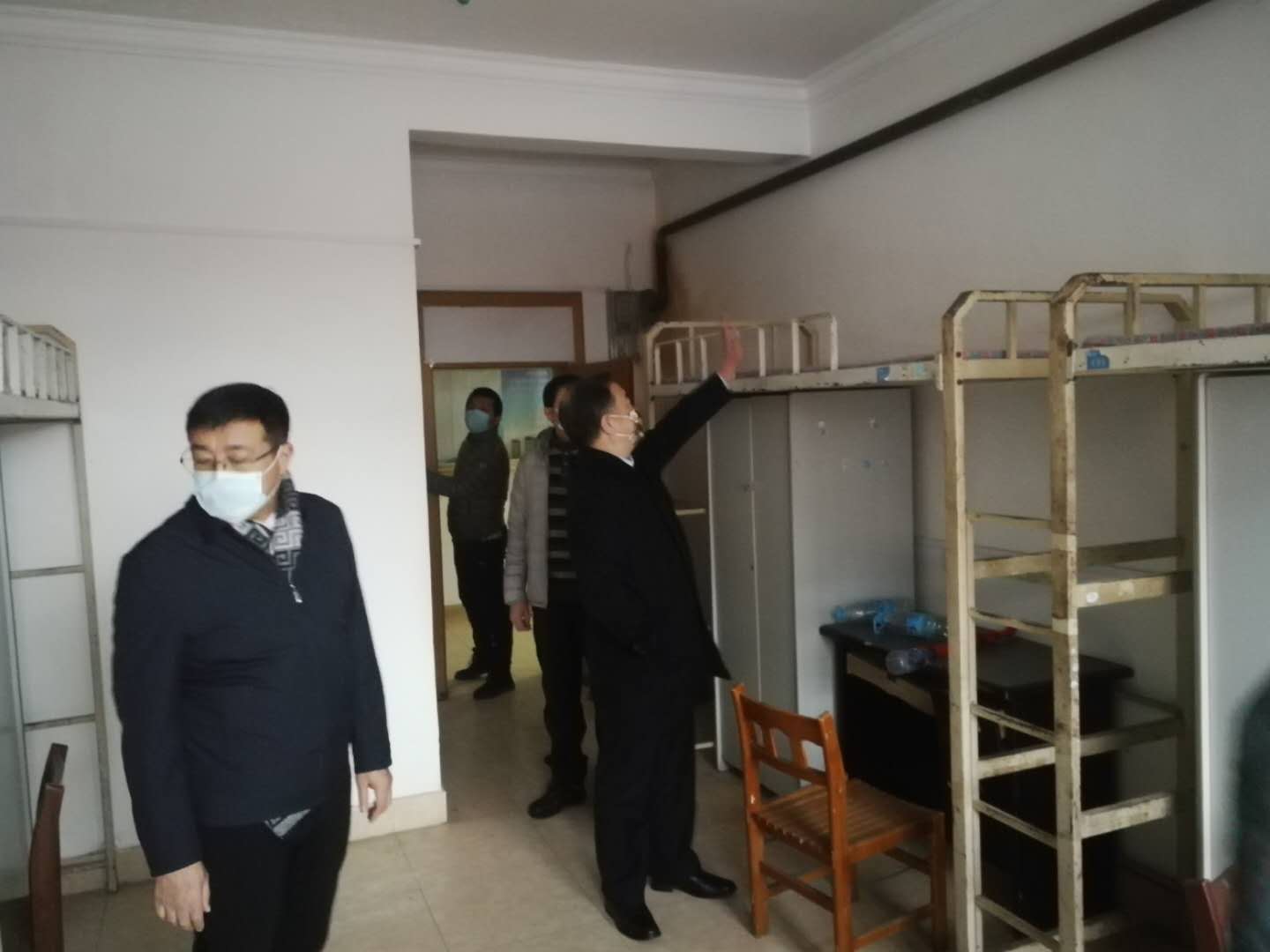 校領(lǐng)導(dǎo)走訪慰問留學(xué)生_檢查疫情防控工作落實(shí)情況 校領(lǐng)導(dǎo)走訪慰問留學(xué)生_檢查疫情防控工作落實(shí)情況