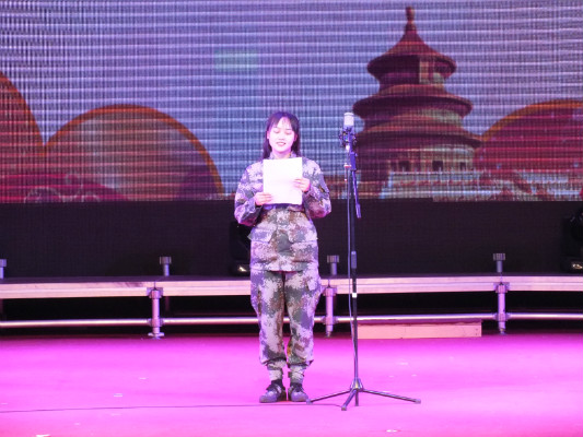 伊春職業(yè)學院舉行2018年開學典禮暨慶國慶迎新生文藝演出