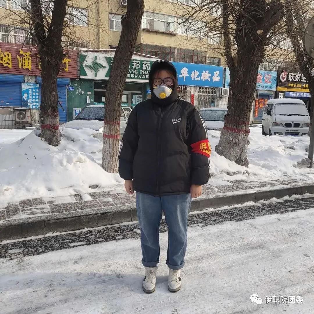 職院學(xué)子用實際行動踐行“雷鋒”精神