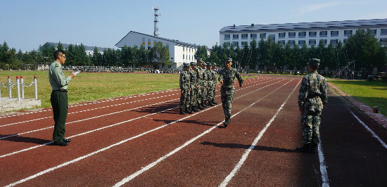黑龍江省軍區(qū)學(xué)生軍訓(xùn)工作辦公室到校開(kāi)展2018年自訓(xùn)高校軍訓(xùn)教官崗前考核 黑龍江省軍區(qū)學(xué)生軍訓(xùn)工作辦公室到校開(kāi)展2018年自訓(xùn)高校軍訓(xùn)教官崗前考核