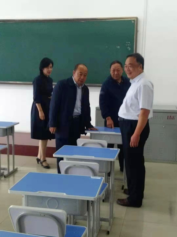 迎接新學(xué)期_開啟新征程——新學(xué)期“標(biāo)準(zhǔn)化教室”聯(lián)合大檢查 迎接新學(xué)期_開啟新征程——新學(xué)期“標(biāo)準(zhǔn)化教室”聯(lián)合大檢查